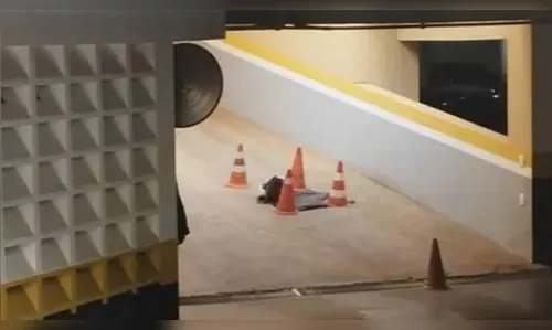 Feto encontrado em garagem de prédio pode ter sido jogado da janela