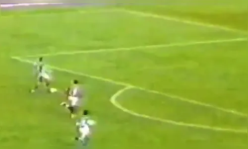 Craque Neto lembra gol marcado contra o Apucarana; veja aqui