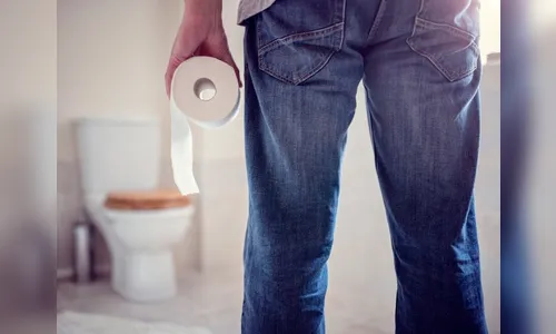 Condição genética rara faz homem ter diarreia há 33 anos; entenda