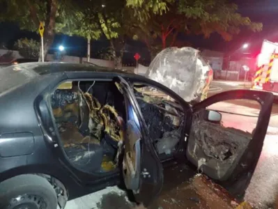 Incêndio em veículo registrado na zona norte de Londrina