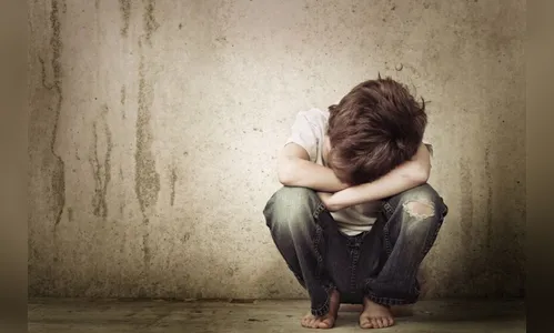 Menino de 8 anos é abandonado pela mãe no centro de Apucarana