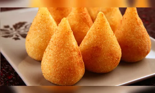 Cliente e comerciante vão à delegacia após briga por massa de coxinha