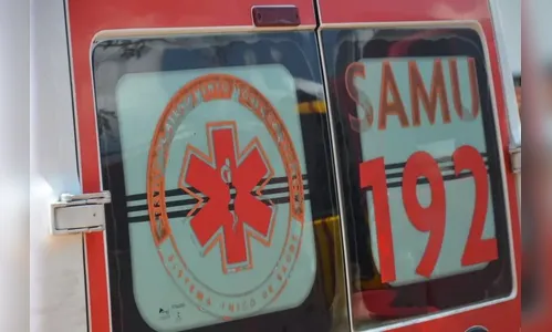 Adolescente é atropelada por caminhão ao descer de ônibus no Paraná