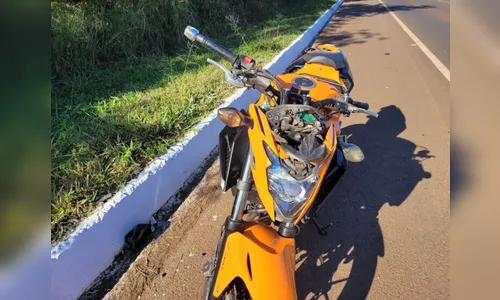 Policial sofre colisão a caminho do trabalho e fica gravemente ferido