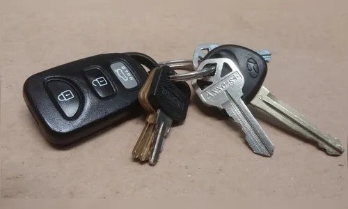 Homem invade casa e agride ex-companheira com socos e chave do carro