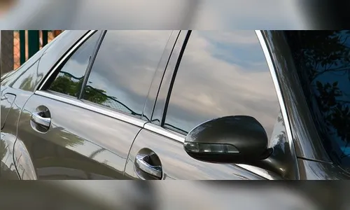 Jovem é abordado por causa de insulfilm e acaba preso pela PM; entenda