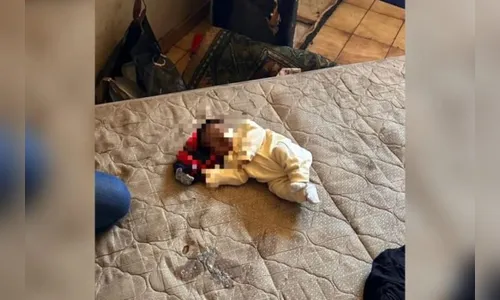 Bebê de três meses é encontrado sozinho e desnutrido em 'boca de fumo'