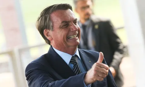 Bolsonaro pediu Pix para pagar dívida, recebeu 17 milhões e não pagou