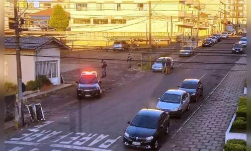 Funcionária de lava car encontra granada dentro de carro no Paraná