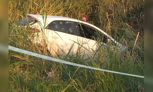 Ação da PM termina com 4 criminosos mortos e um preso após acidente