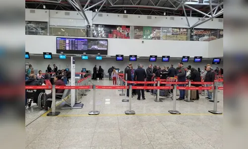 Devido ao frio, asas de aviões congelam e atrasam voos no Paraná; veja