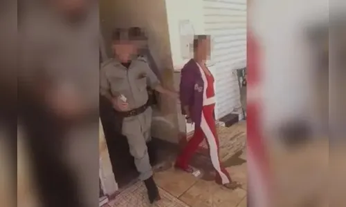 Mulher que rasgou testículo do marido agiu em legítima defesa; entenda