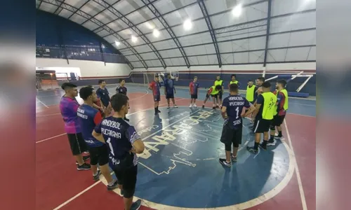 Equipes de handebol de Apucarana participam dos jogos de Marumbi