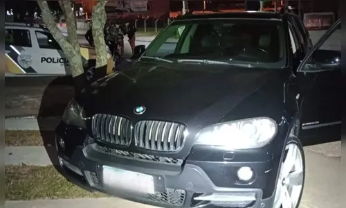Mulher com CNH cassada tem carro de luxo apreendido ao sair de balada