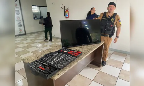 PM prende dois suspeitos de arrombar estacionamento em Apucarana