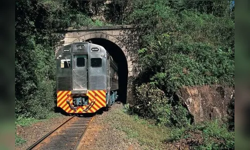 Após 10 horas de espera em trem, passageiros chegam a Morretes