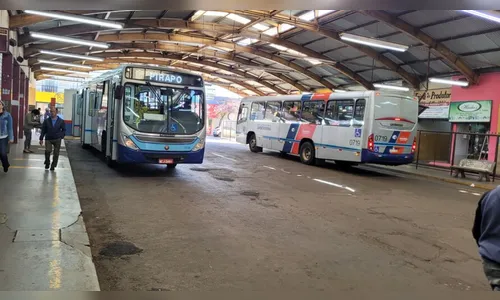 Prédios do Terminal Urbano e Prefeitura 'pedem' socorro