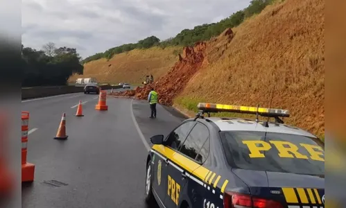 BR-376 segue interditada dois dias após desmoronamento no Paraná