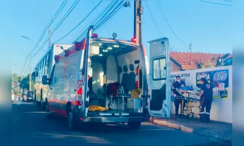 Idosa fica ferida após coletivo de Apucarana não frear em lombada