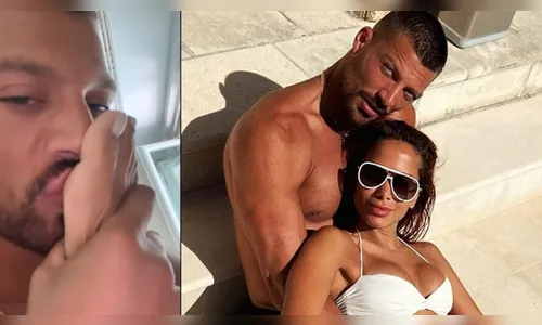 Ator de ‘365 Dias’ Simone Susina, beija os pés de Anitta