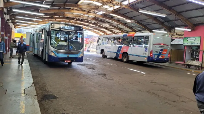 Imagem ilustrativa da notícia Prédios do Terminal Urbano e Prefeitura 'pedem' socorro