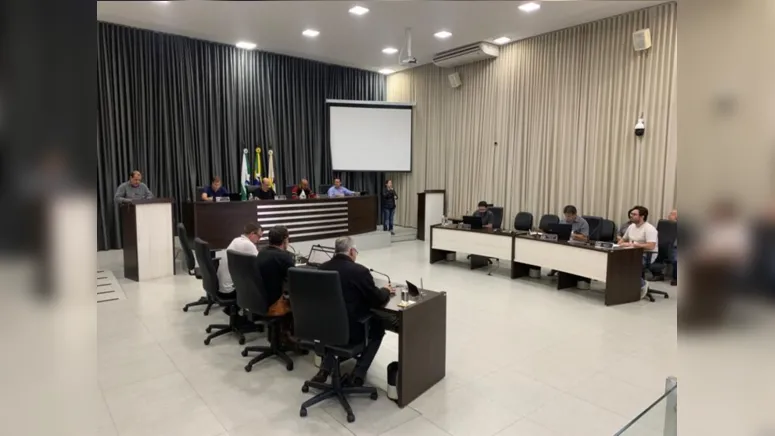 Vereadores podem discutir assunto após recesso