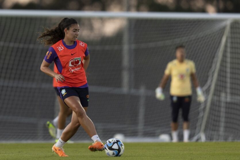 Jogos do Brasil na Copa Feminina vão alterar expediente em Maringá