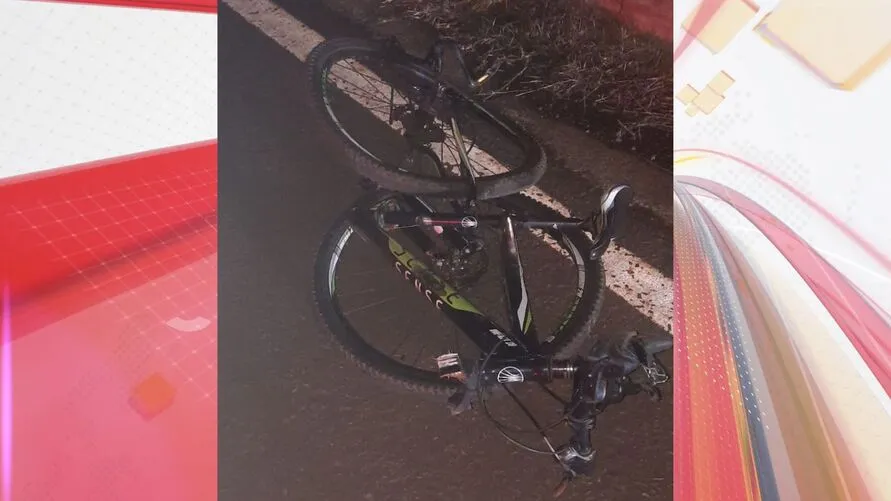A bicicleta, que ficou destruída, foi levada para a sede da PRE em Rolândia