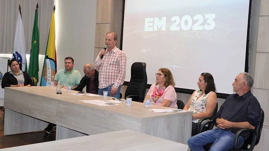 A reunião dos produtores ocorreu no Salão Nobre da Prefeitura