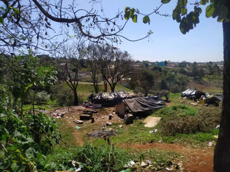 Acampamento indígena no Parque do Japira, em Apucarana