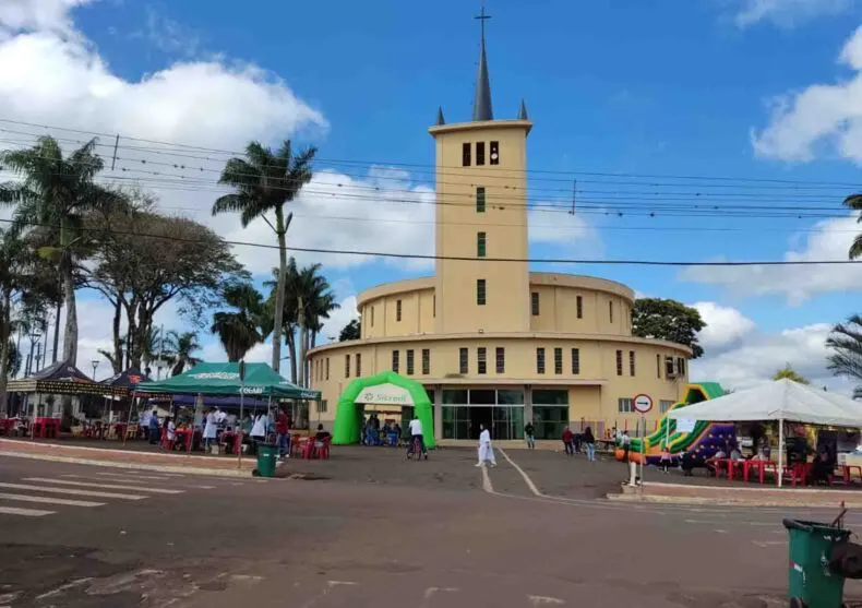 Ação aconteceu na Praça da Paróquia Nossa Senhora do Rocio