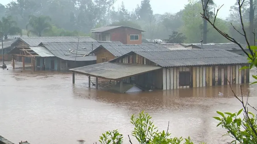 Chuva forte causou estragos em cidades do RS