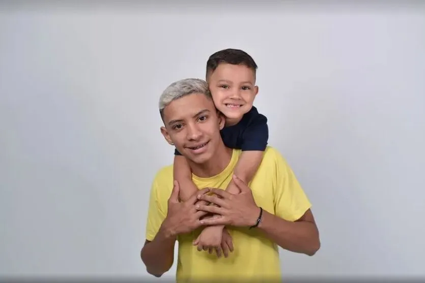 Douglas Santos  e o filho Erick