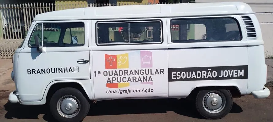 Kombi estava estacionada em frente da casa de um pastor quando foi furtada