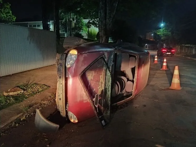 O acidente aconteceu na noite desta quarta-feira (23)