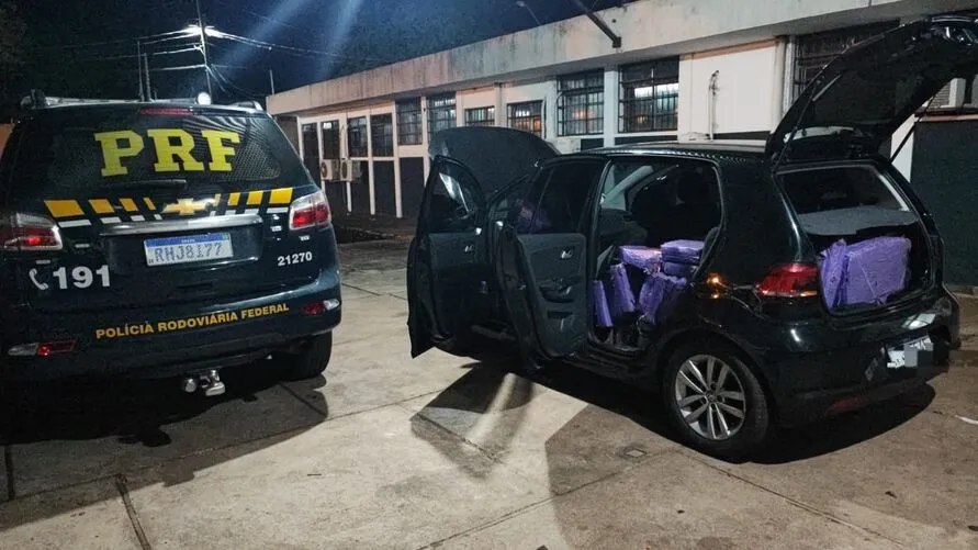 O veículo utilizado para transportar a droga foi roubado em São Paulo