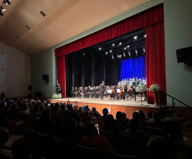 Público lotou Cine Teatro no sábado