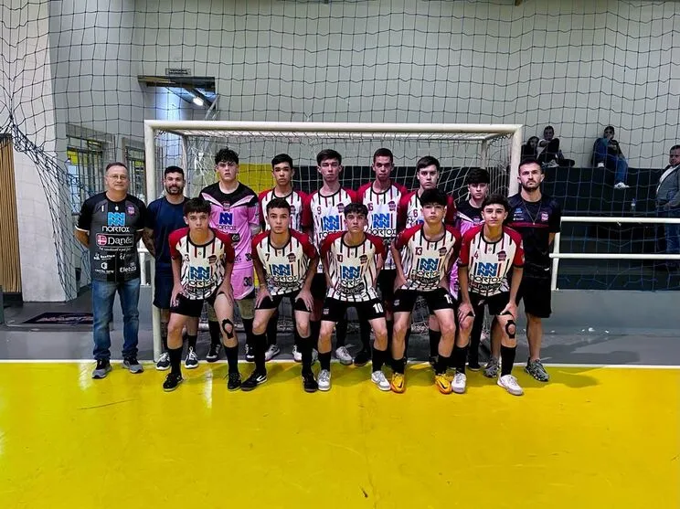 Time sub-15 do Apucarana Futsal