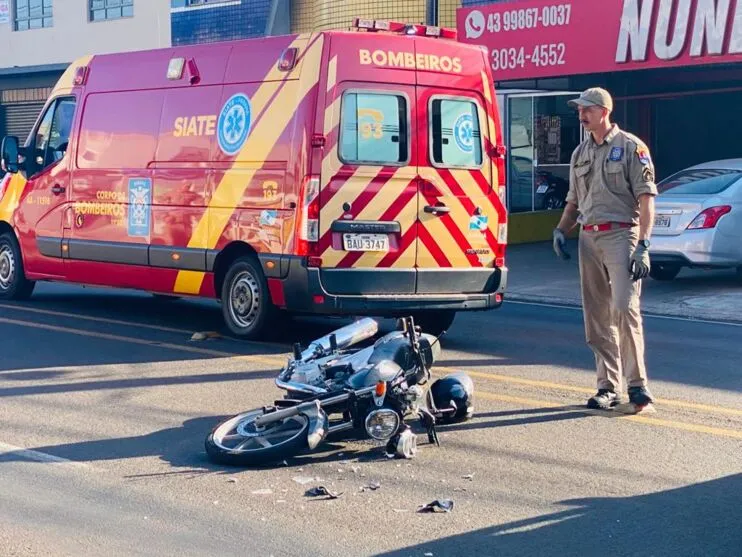 Um motociclista ficou ferido no acidente