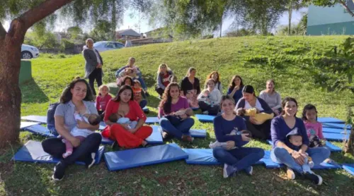 A Hora do Mamaço, reuniu mães, gestantes e bebês para celebrar o ato de amamentar