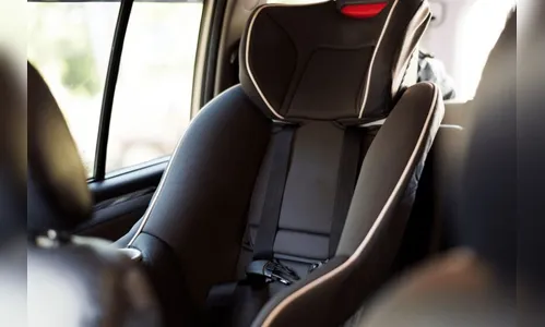 Bebê de 3 meses fica preso em carro e é salvo pela PM de Apucarana