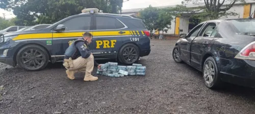 A droga estava em um veículo Ford/Fusion