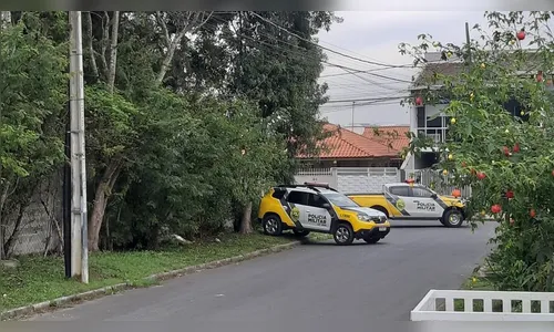 Mulher é encontrada morta e seminua em bairro residencial do PR