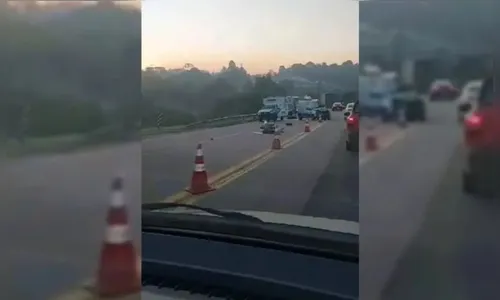 Colisão frontal entre moto e carro na BR-116 deixa dois mortos; vídeo