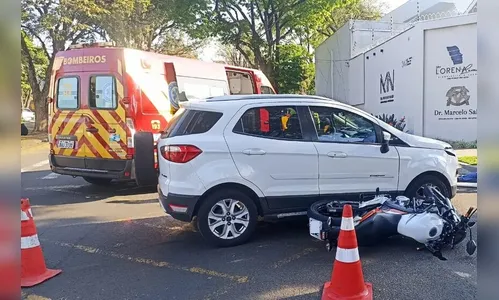 Câmera flagra segundo acidente no mesmo cruzamento em uma semana; veja