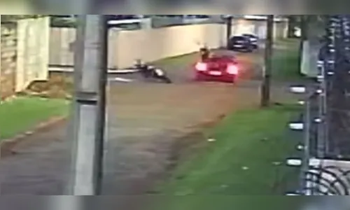 Acidente que deixou dois feridos é flagrado por câmera em Apucarana