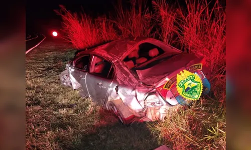 Jovens ficam gravemente feridos em capotamento na PR-431