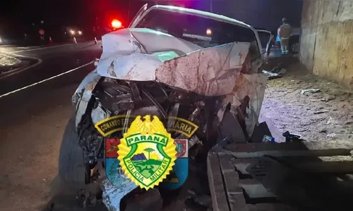 Jovem de 21 anos morre após bater carro contra pilar de viaduto