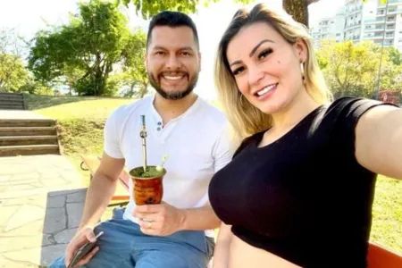 Andressa Urach errou a idade do filho durante a entrevista