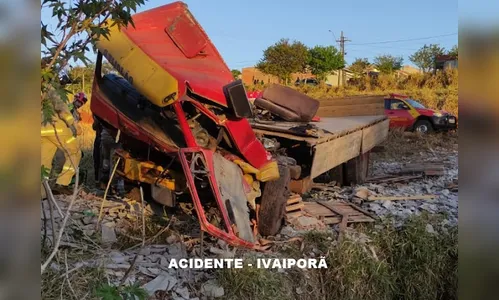Tombamento de caminhão deixa vítima encarcerada em Ivaiporã